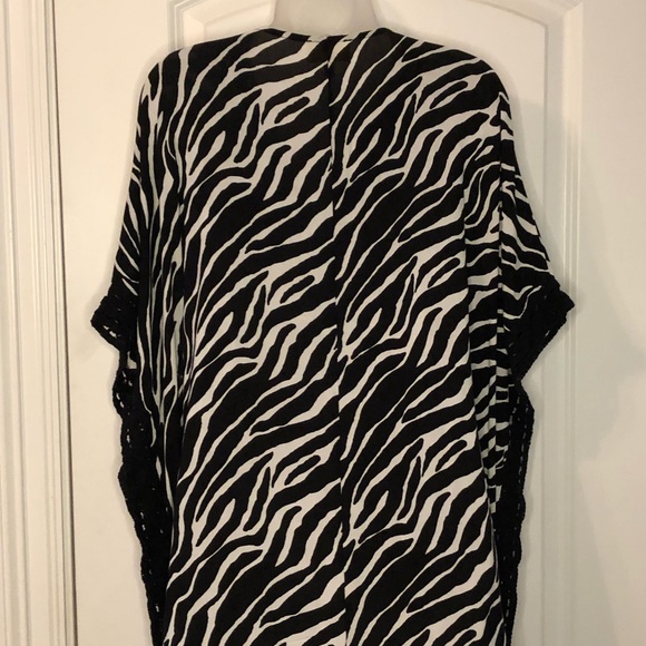Liz Lange Zebra Print Poncho Top Size XS/S - Picture 6 of 16